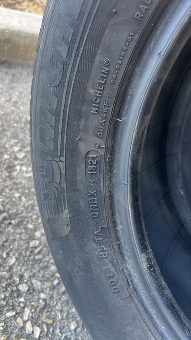 Dois pneus Michelin 195 / 65 R 15 Primacy 4 - kangoo