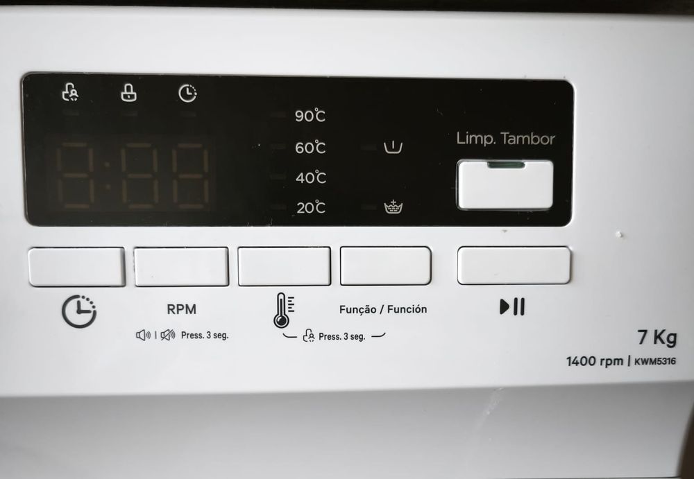 Máquina de Lavar Roupa Kunft 7 Kg 1400rpm