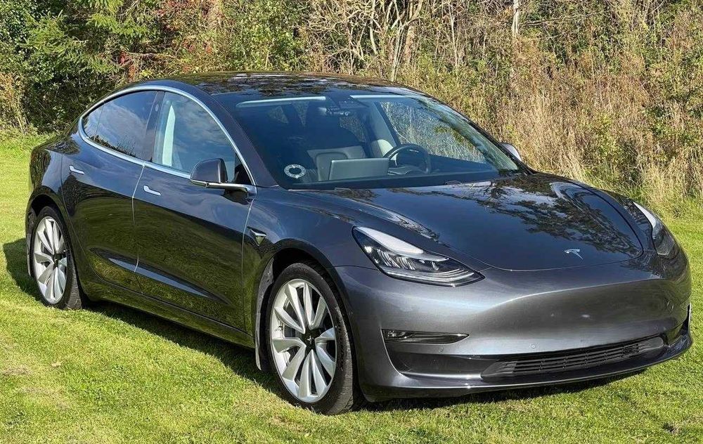 Tesla Model 3 2019 року
