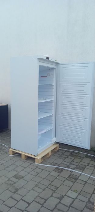 Шафа холодильна 500 л HURAKAN HKN-RCS510V холодильник