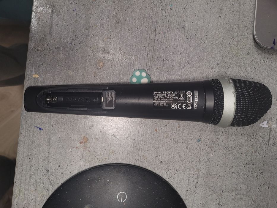 Бездротовий ручний мікрофон AKG HT470