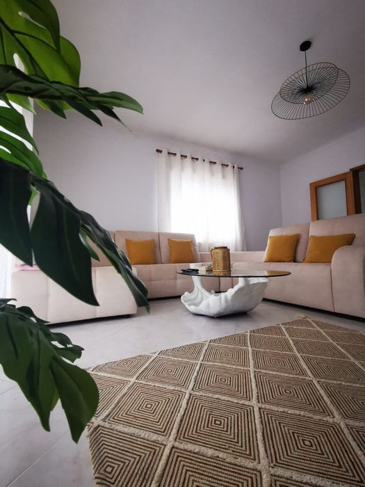 Sofá com Chaise Long