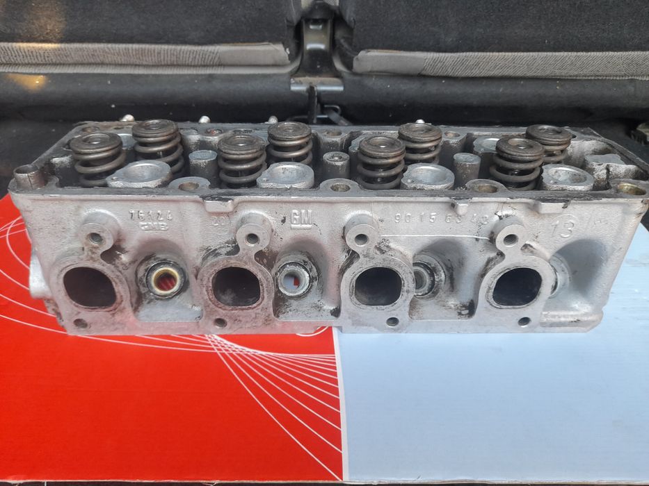 Головка блока циліндрів. Опель кадет 1.3