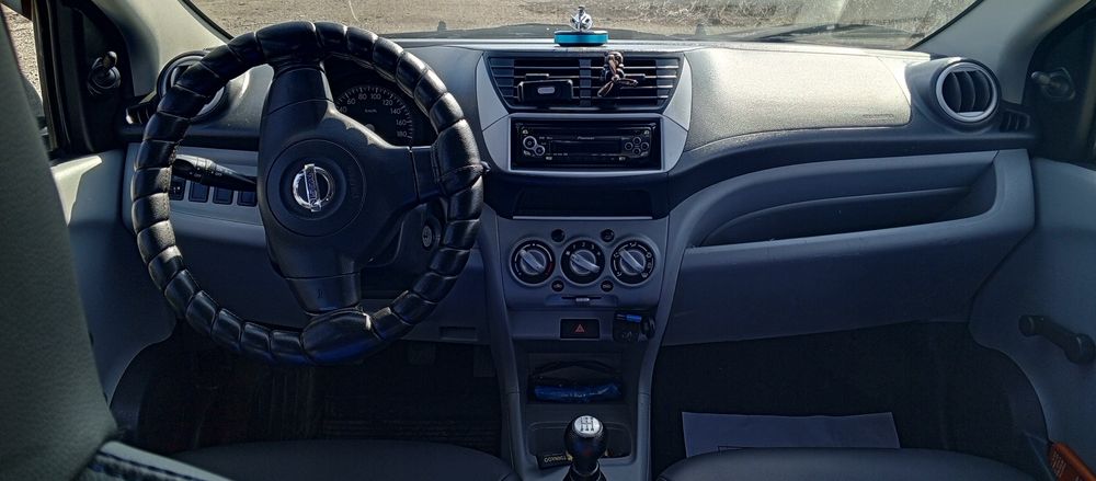 Автомобіль Nissan Pixo