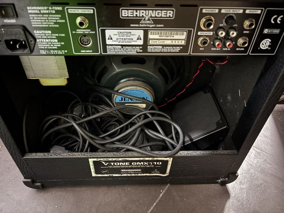 Amplificador Behringer