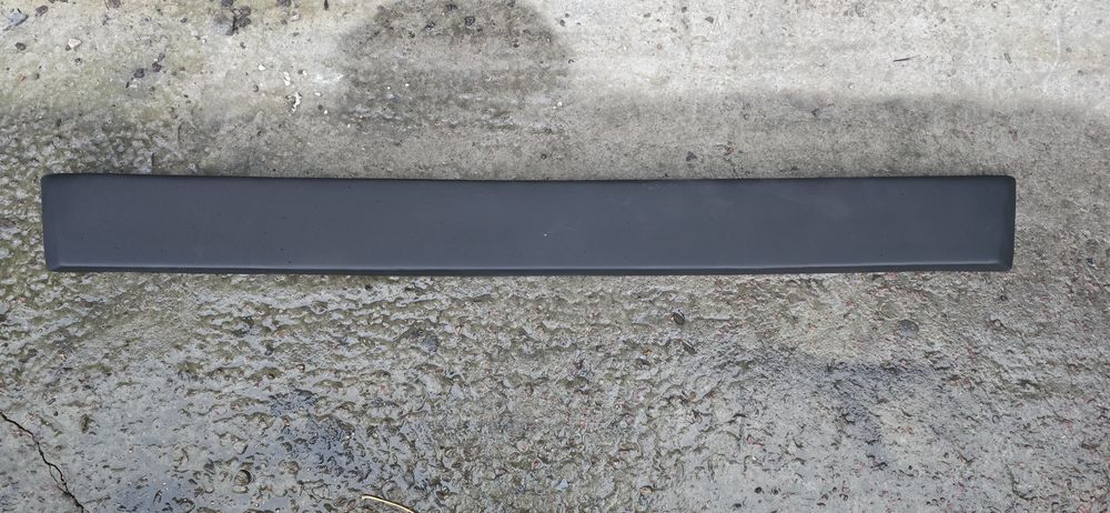 Лип спойлер Mersedes 124. Бленда на стекло Мерседес 124. 1984- 1993.