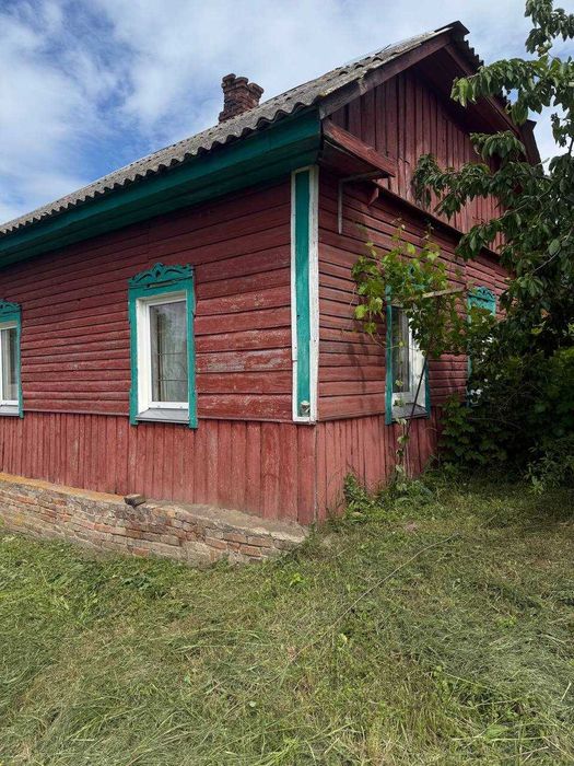 Продаж теплого будинку в смт Березне неподалік від центру