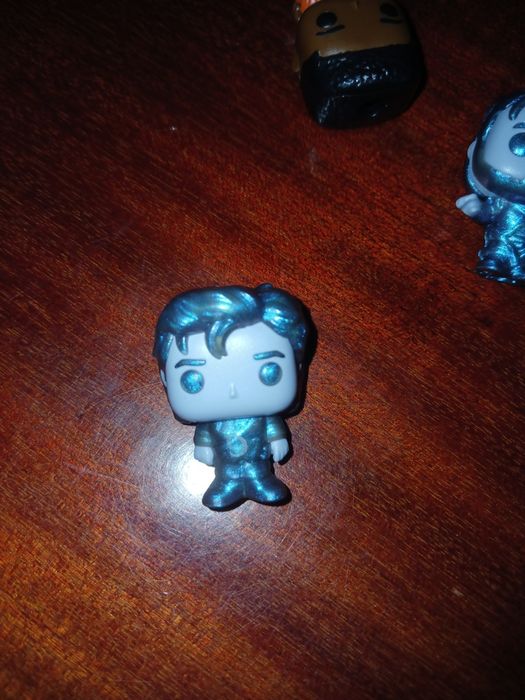 Продаю фигурки очень странные дела