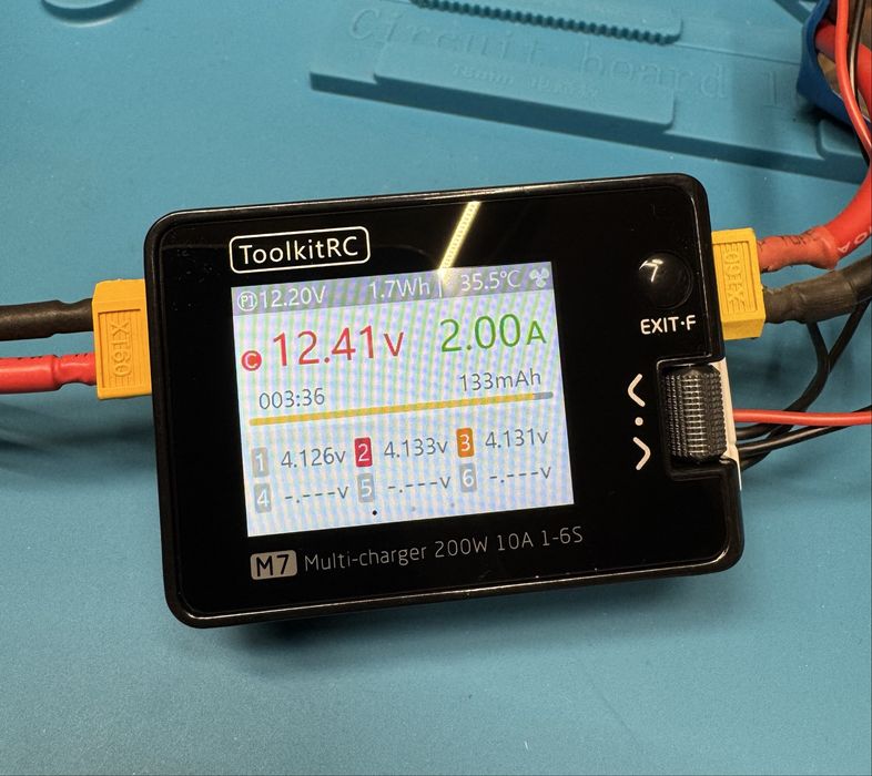 Зарядное устройство ToolkitRC M7 200w