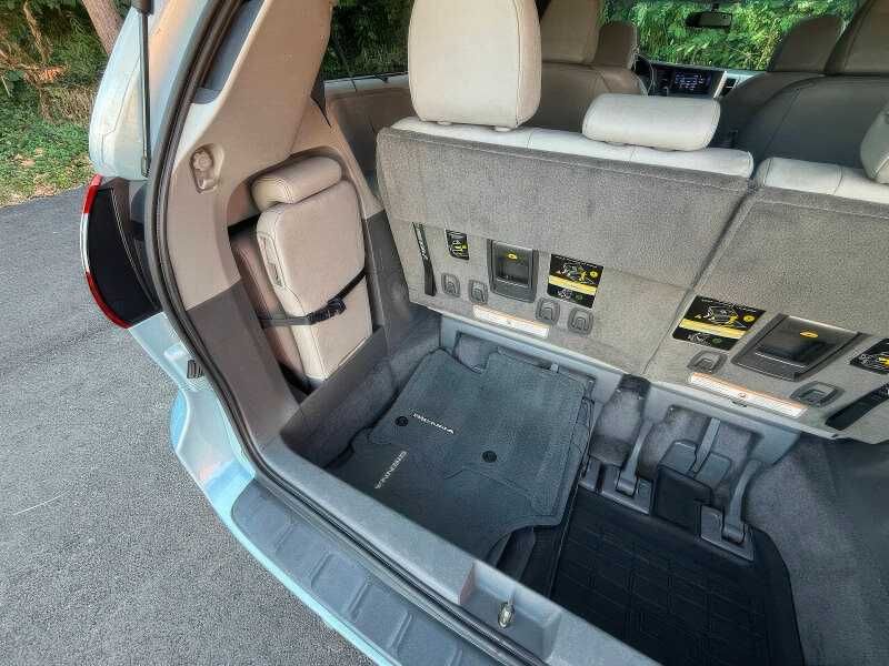 2015 Toyota Sienna XLE Premium 8-Passenger