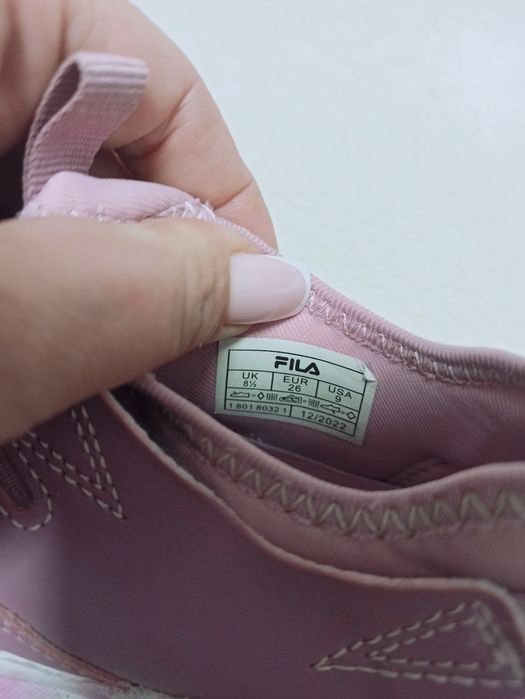 Оригінал FILA 26 розмір, устілка 16.5 см,кросівки для дівчинки
