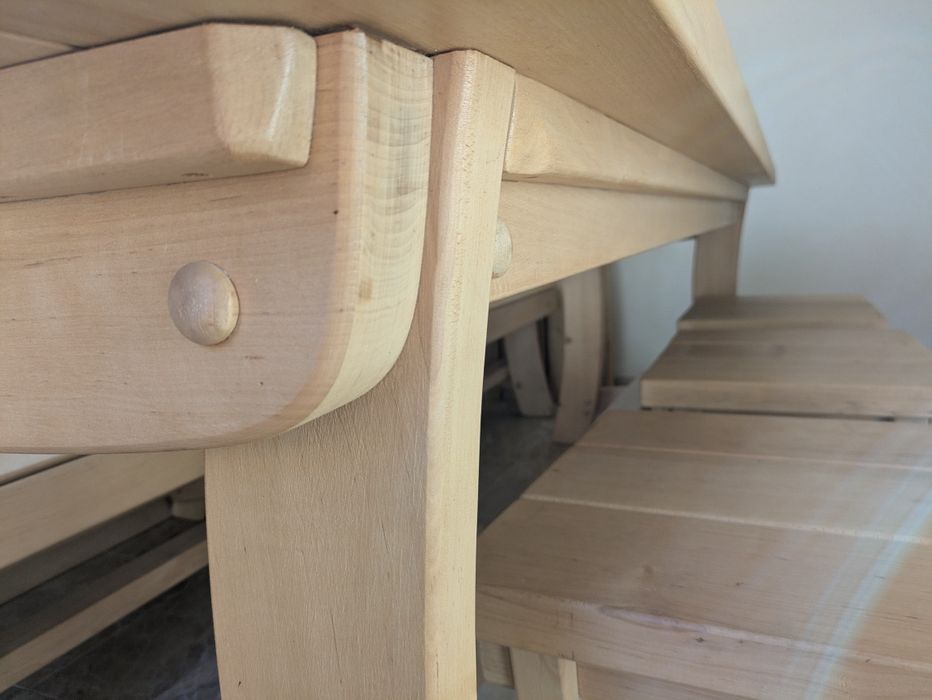 Дерев'яні меблі: стіл, лавка, табурети. Дачні меблі