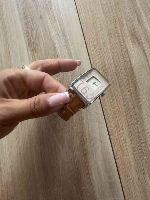 Zegarek damski na pasku