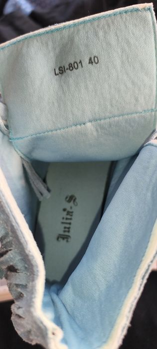 Botki zamszowe niebieskie z frędzlami sznurowane,rozm.40