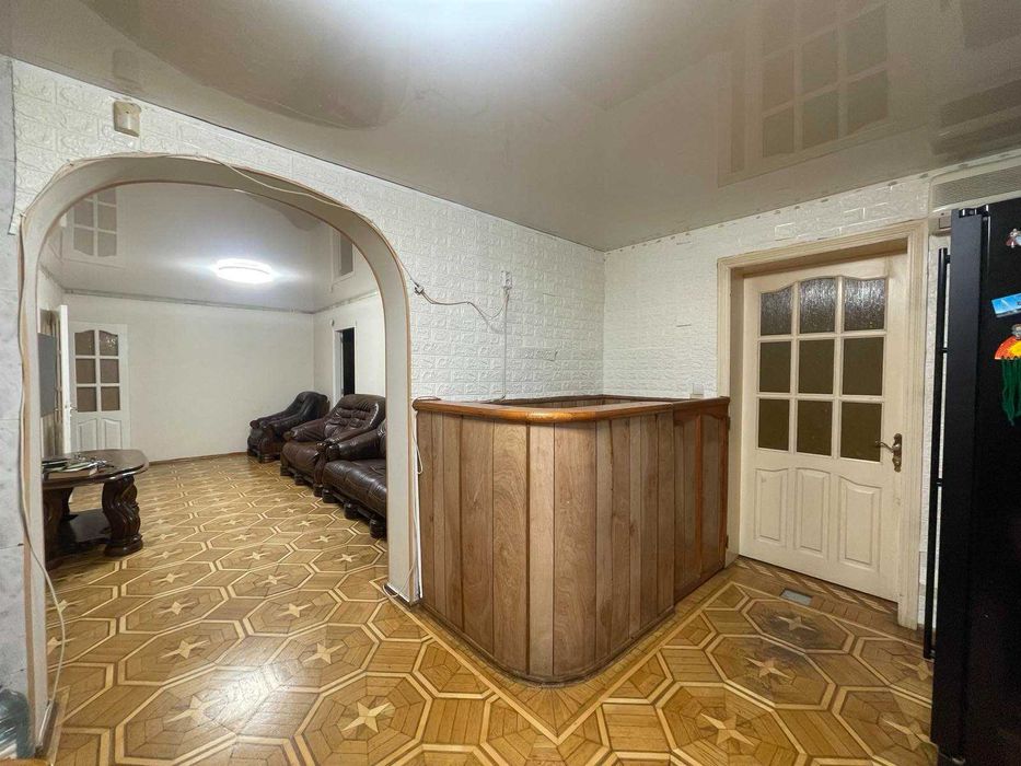 Продаётся просторная квартира   на  Черёмушках