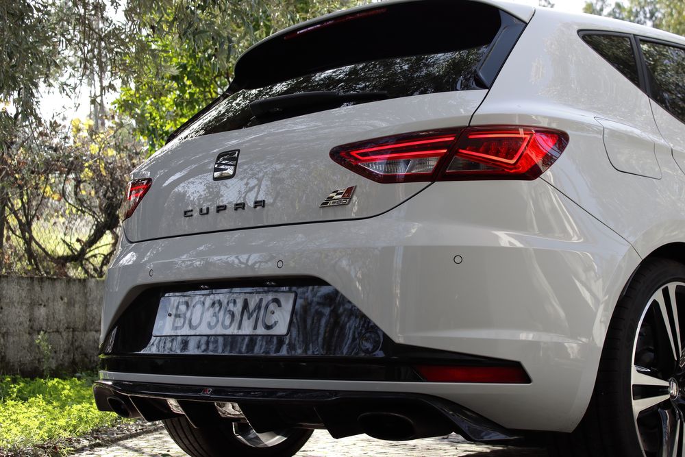 Seat Leon Cupra 280 2.0 TSI (319€/mês)