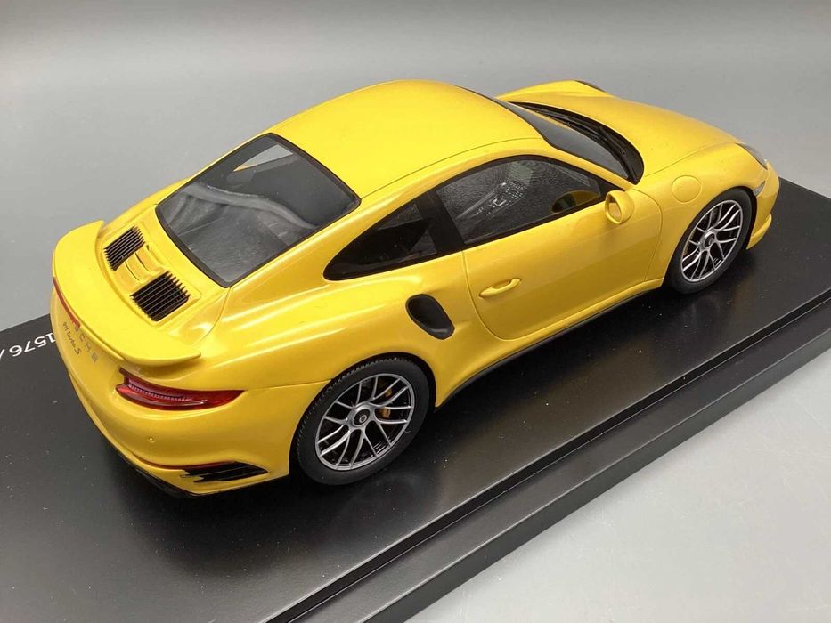 Porsche Turbo S + 1/18 + Vitrine + Spark + Resina