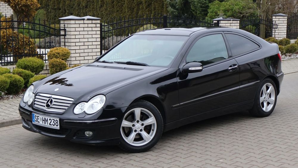 Mercedes-Benz Klasa C 180 Kompressor Sport Coupe Lift Automat Bi - Xenon PDC Panorama Chrom