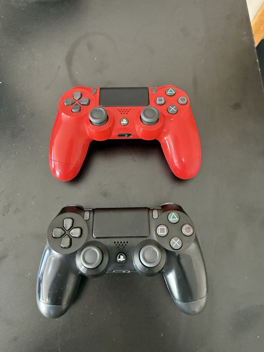 PlayStation 4 500GB + 2 Comandos + Cabos