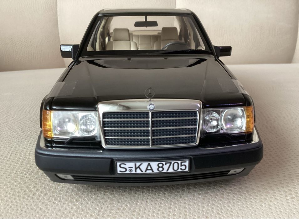 Коллекционная масштабная модель 1:18 Norev Mercedes E500 W124 Black