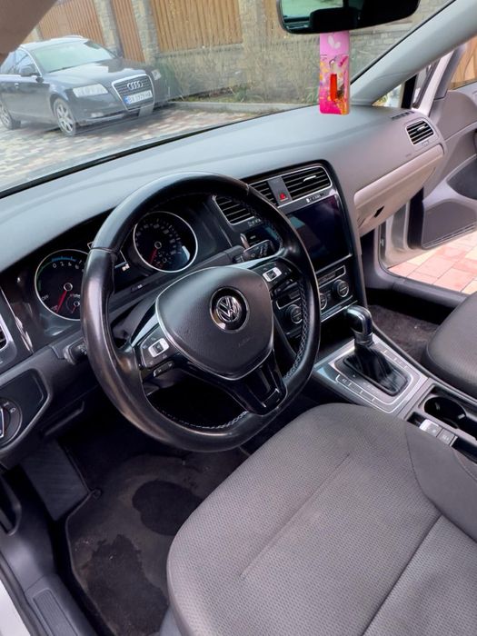 Продам автомобіль е гольф