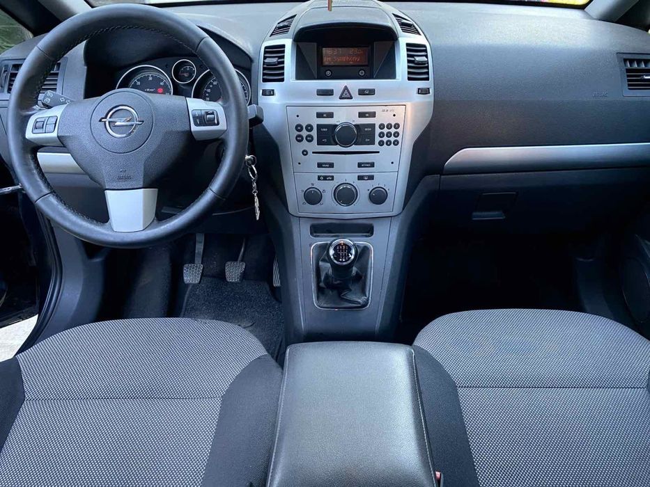 Продам Opel Zafira В 1.7 дизель