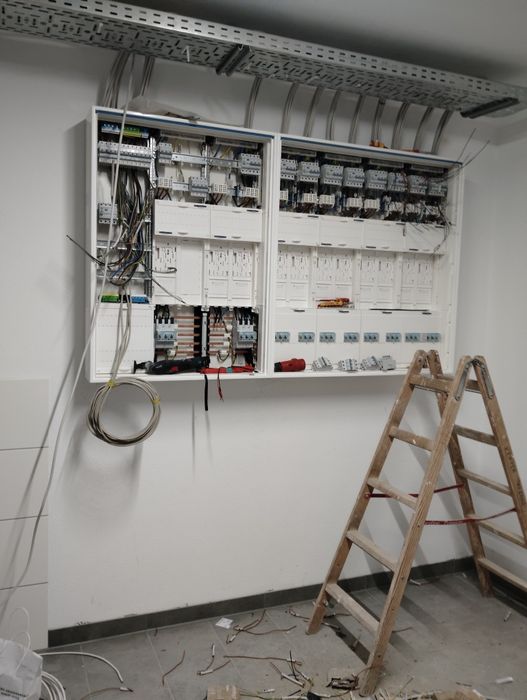 Elektryk z długoletnim doświadczeniem. Instalacje elektryczne