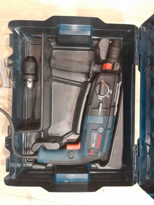 Młot BOSCH Professional GBH 2-28F, 3.2J, + system odsysania pyłu