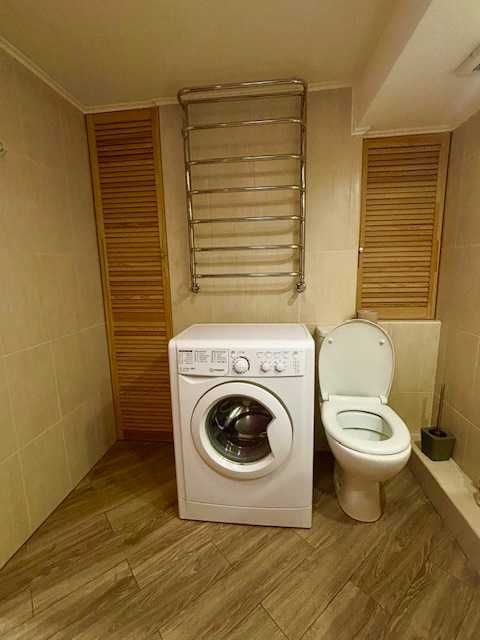 Подобово  новобудова м.Чернігівька ,м.Дарниця,м.Лісова