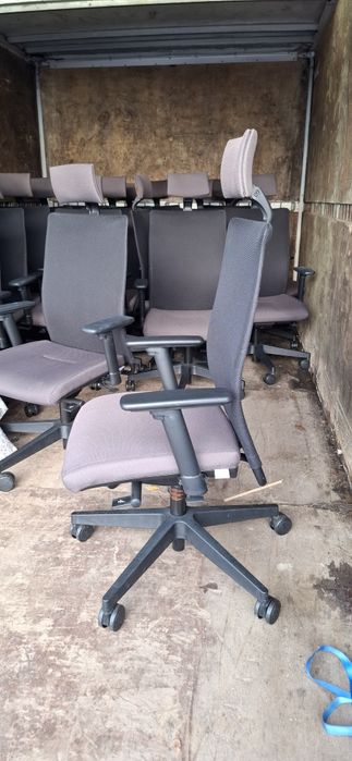 50 sztuk Fotel obrotowy z zagłówkiem Nowy Styl Intrata