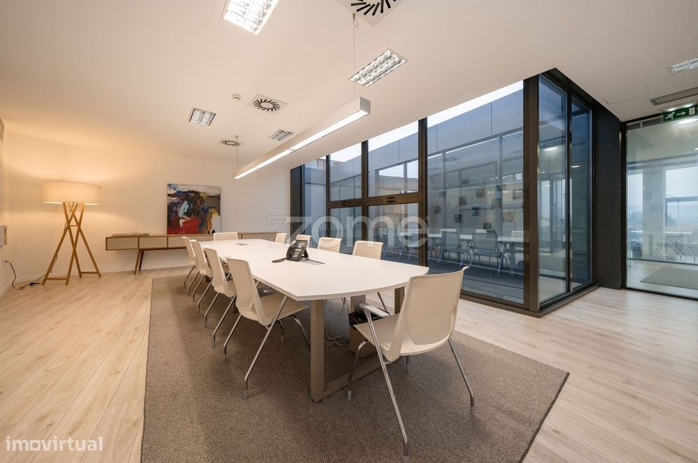 Pavilhão Industrial c/4.026m² em Vila Nova, Barcelos