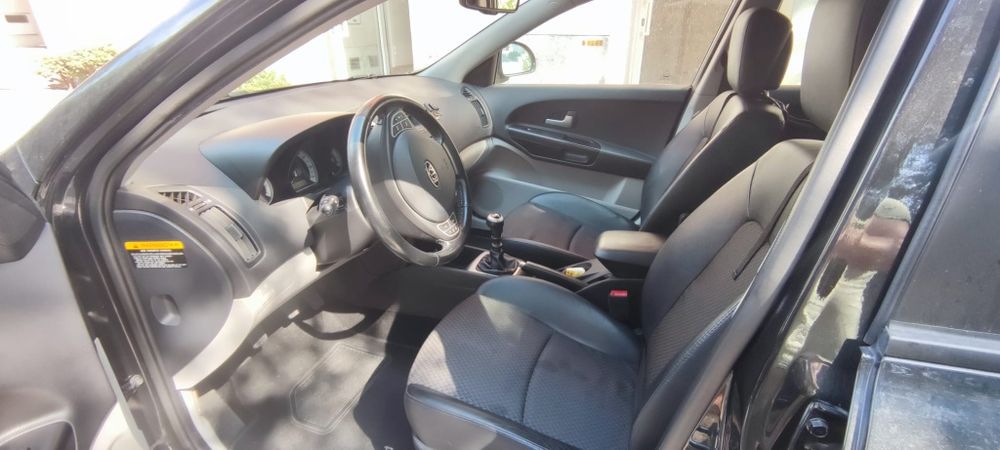 Kia Ceed 1.4 a gasolina  de novembro 2007