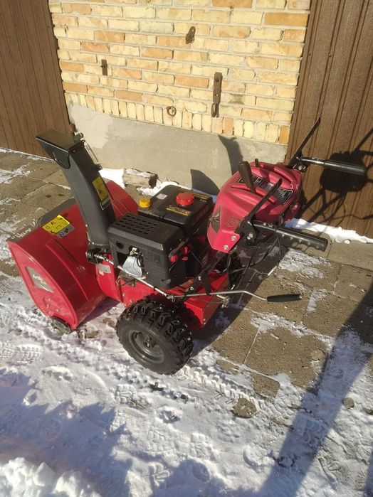 WYSYŁKA. Duża odśnieżarka spalinowa Oleo-Mac 10 km