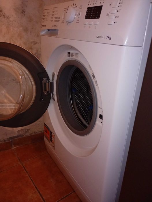 Frigorífico Qilive Q6627 + Máquina de lavar roupa Indesit IM 762