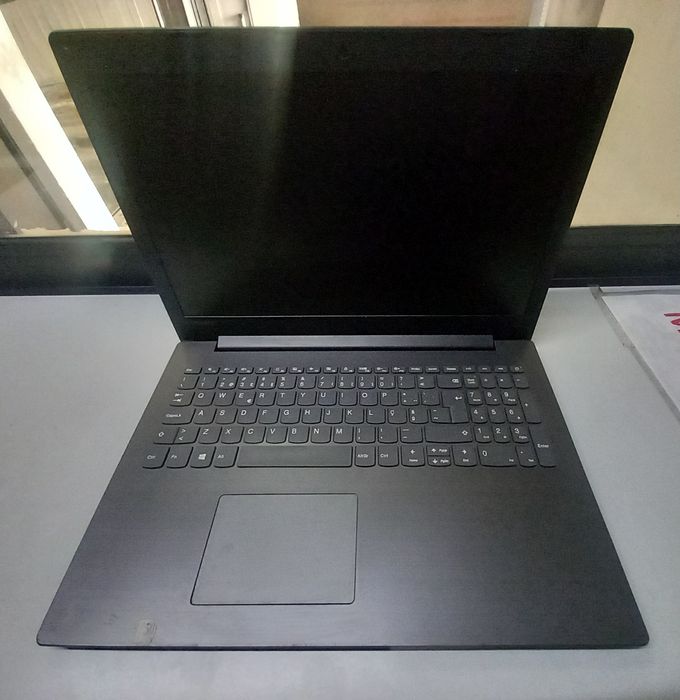 Portátil Lenovo Preto