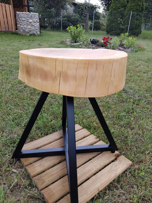 Mini stolik kawowy z plastra dębu