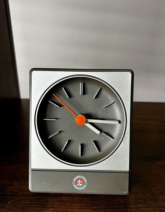 Relogio mesa vintage bonito