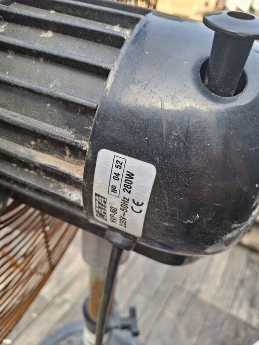 Ventoinha com 1.50m (ligeiramente empenado o pé)