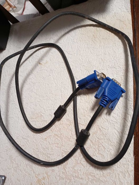 Продам кабель для ПК экрану.