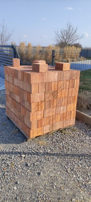 Cegła. Kratówka K-2 250x120x140 mm