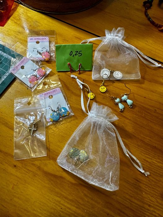 Bijuterias.4_ Brincos