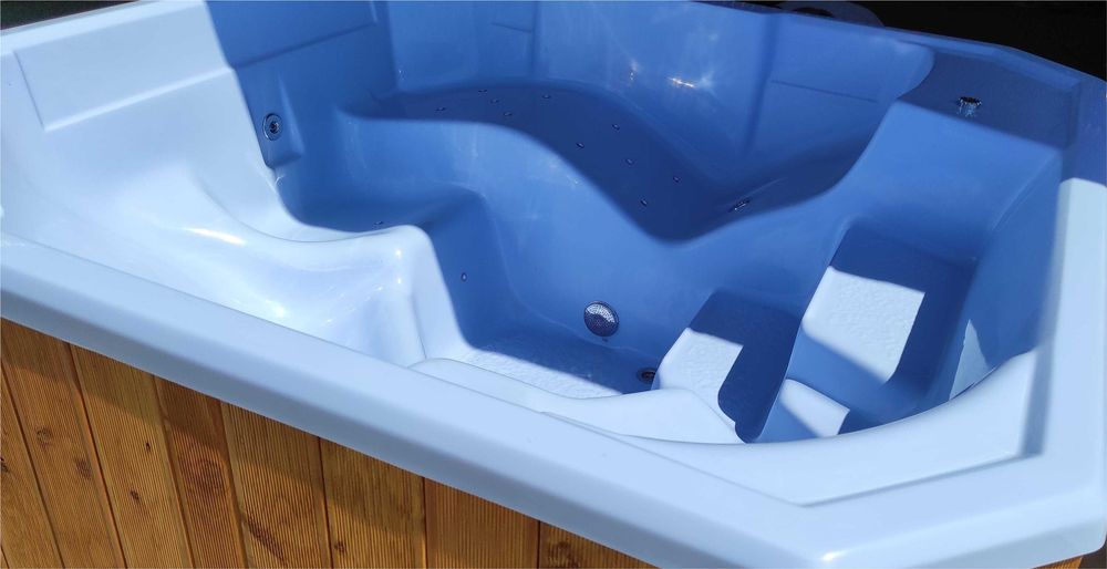 Jacuzzi całoroczne 5 os basen balia masaż pokrywa LED sauna transport