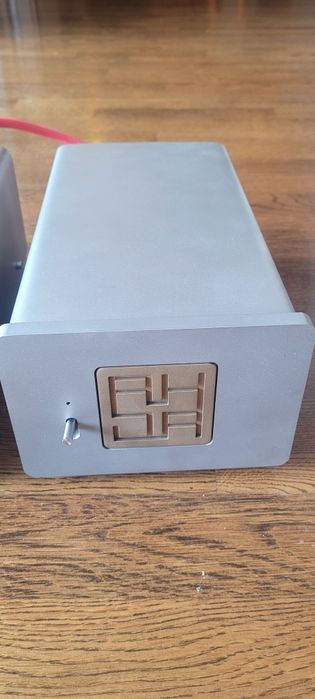 Przedwzmacniacz AHAJA NUDA MC