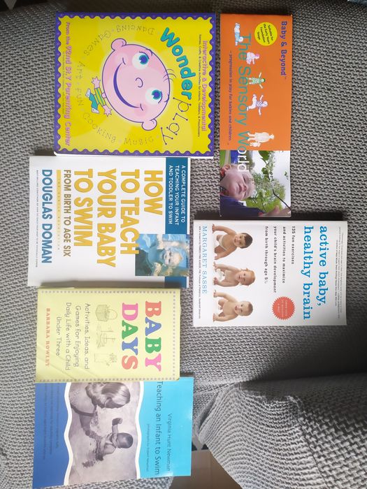 Conjunto de livros sobre desenvolvimento do bebés