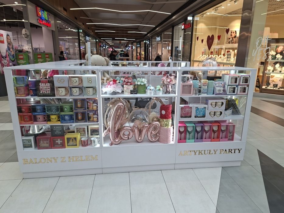 Wyspa handlowa 3x3 metry - meble