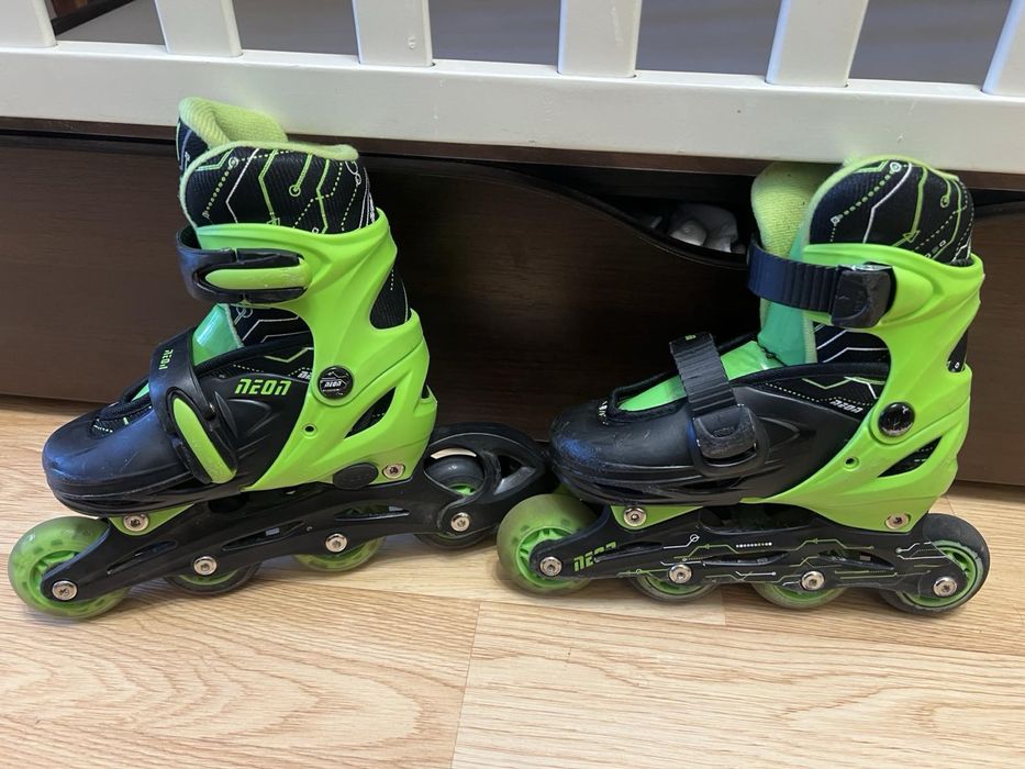 Яскраві дитячі ролики Neon, що світяться! Розмір 30-33 (розсувні)