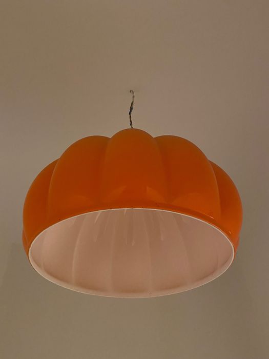 Candeeiro laranja e vermelho de teto ou suspensão design italiano