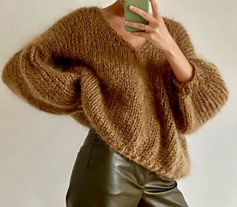 Паутинка - свитерок  . ручная работа