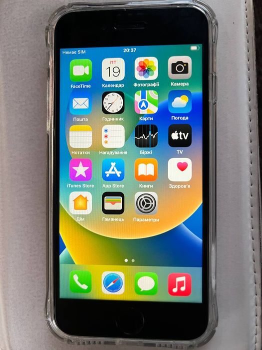 Телефон Iphone8.