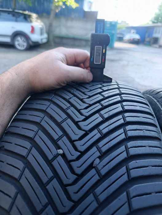 215/50/18 Continental All season contact